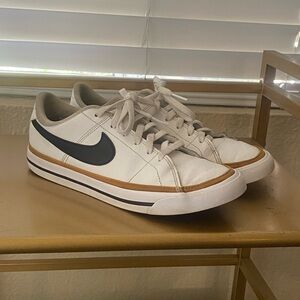 Nike White and Black Classic Sneakers 7/5Y